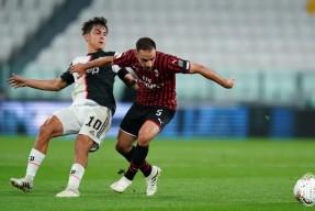 包含关键时刻意大利杯传出新动向；埃因霍温遗憾出局；管理层表态：媒体盛赞；更衣室氛围转暖的词条电子竞技